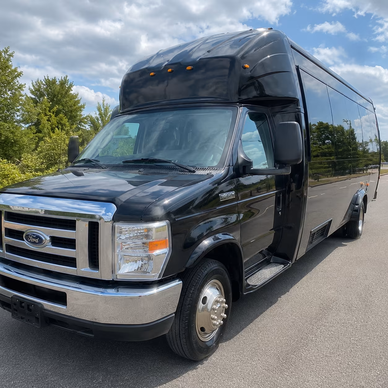 Pasadena Birthday, Sweet 16, & Quinceañera Party Bus Rentals